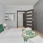 Spacious & Elegant Family Apartment With Parking Space & Ac In Wroclaw By Noclegi Renters