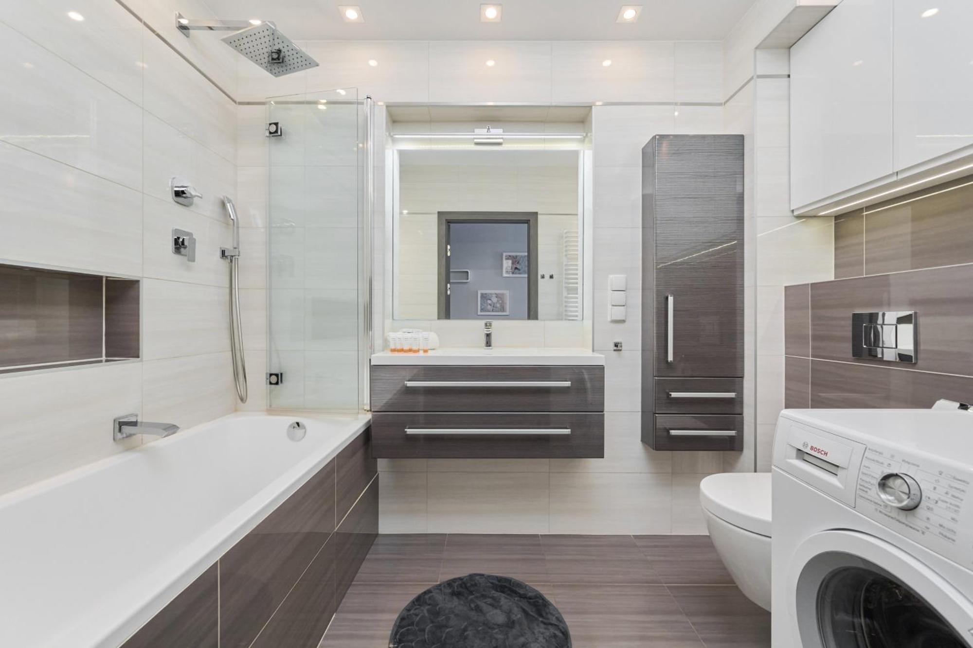 Apartament Spacious & Elegant Family With Parking Space & Ac In By Renters